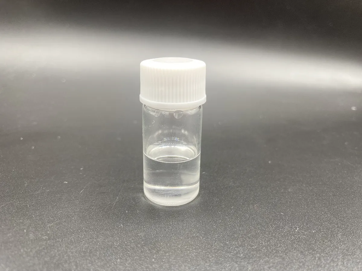 テリハボクの種子からSAF成分を含む油を生成した小瓶の画像