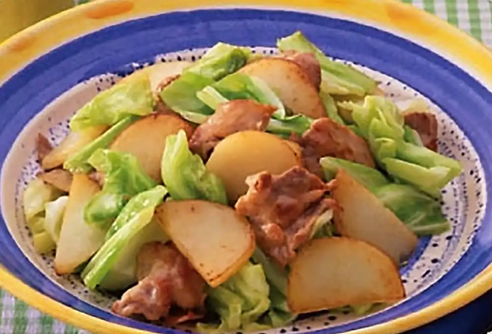 キャベツとじゃがいも・豚肉のＤＨＡ炒め