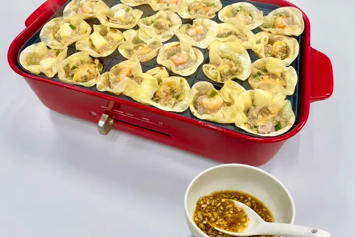 たこ焼き器でつくる！ 包まない餃子