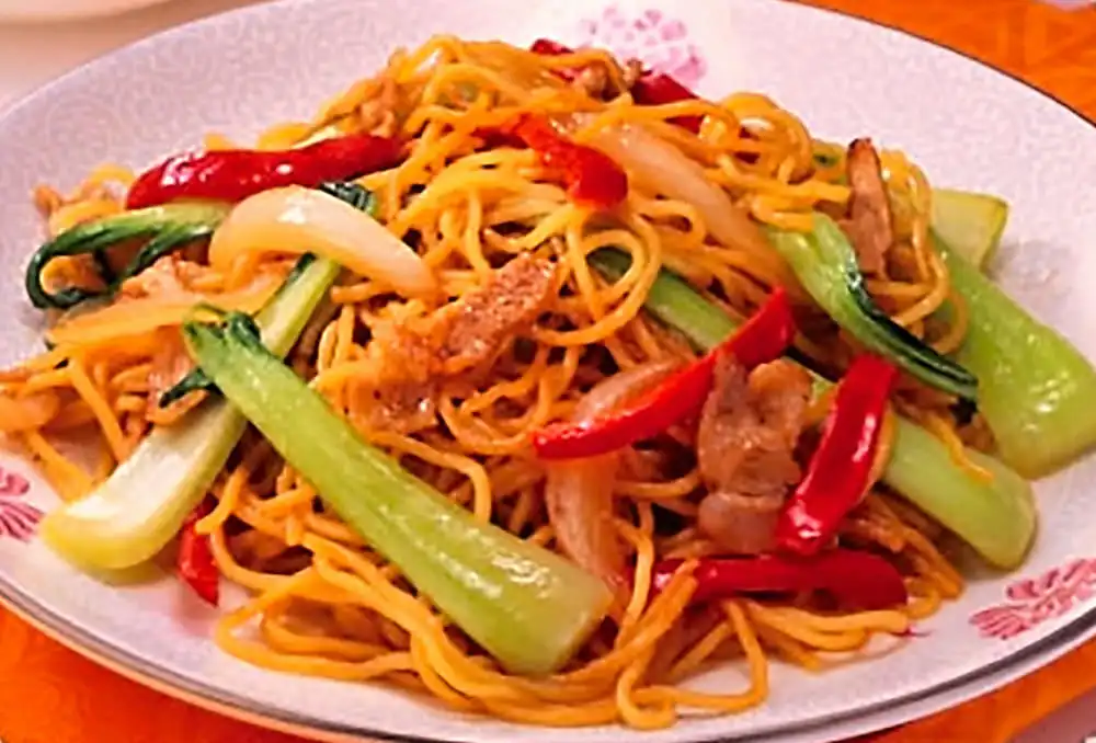 焼きそば（「AJINOMOTO 健康サララ<sup>®</sup>」使用）