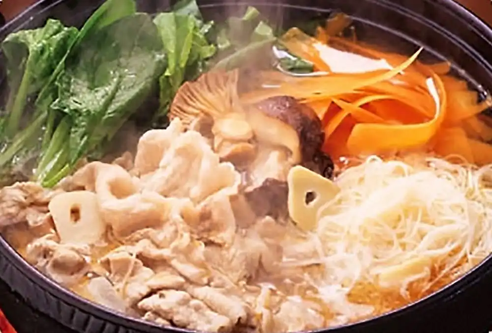 豚肉とたっぷりほうれん草の中華ごま油鍋