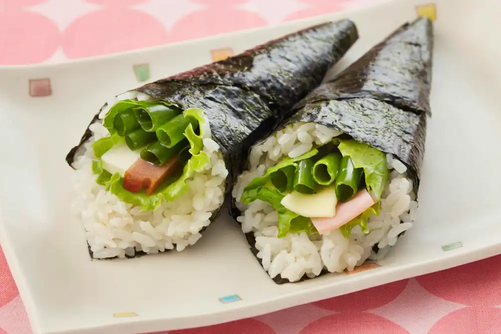 ハムレタチーズの手巻き寿司