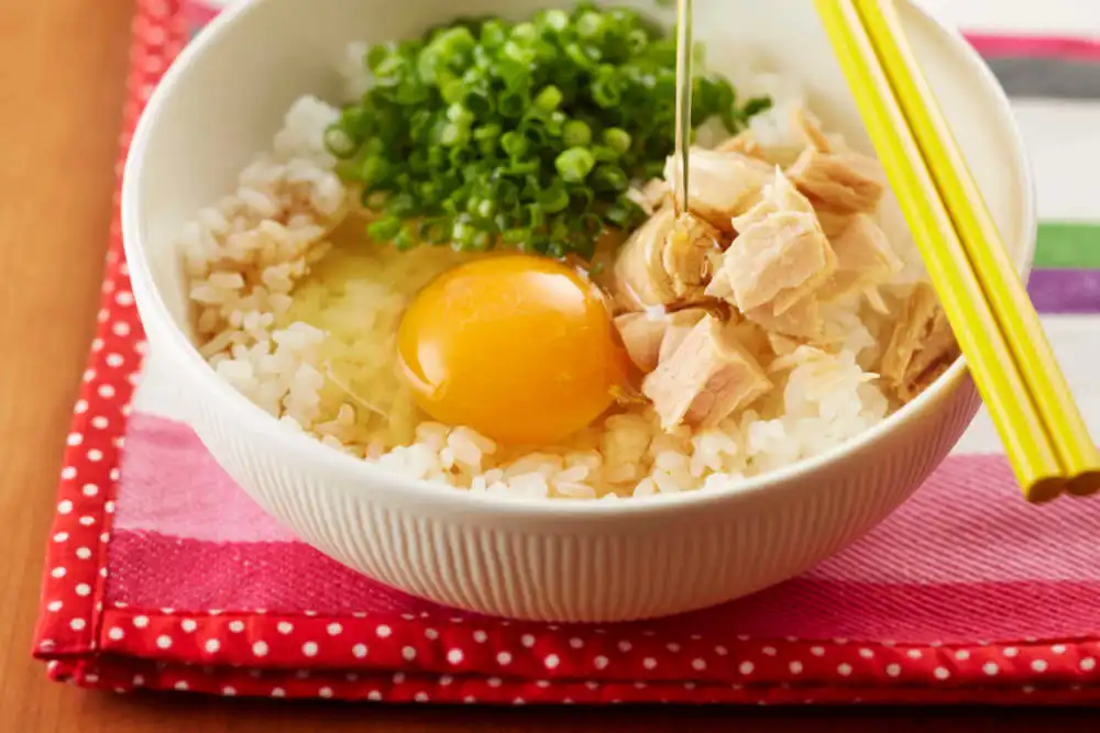 ガーリックツナたまご飯