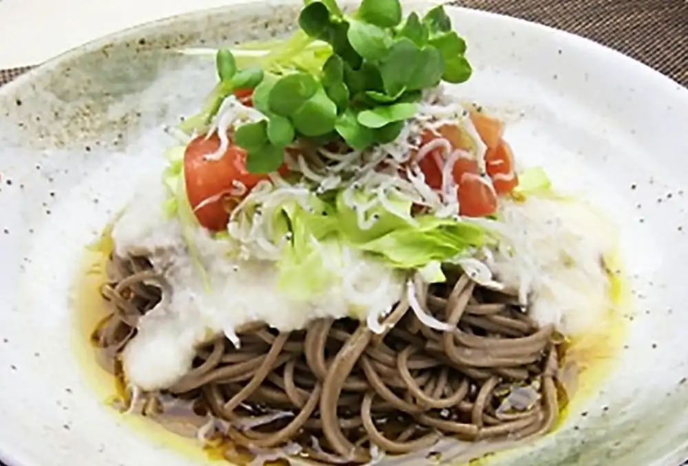 しらすとトマトのオリーブそば