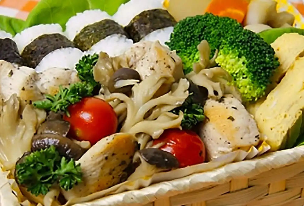 きのことオリーブオイル漬けチキンの蒸し焼き