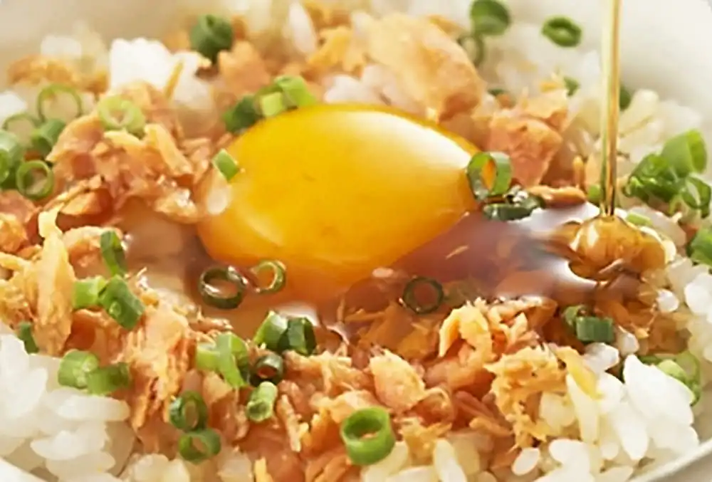 さけフレークのたまごかけご飯