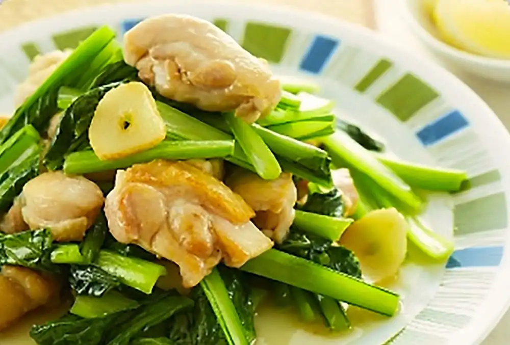 鶏と青菜のにんにく炒め