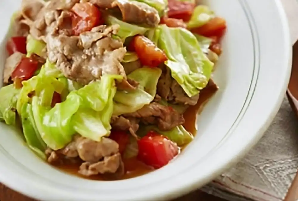 豚肉とキャベツのトマト炒め