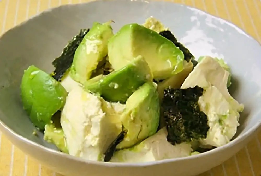 豆腐とアボカドのオリーブオイルあえ
