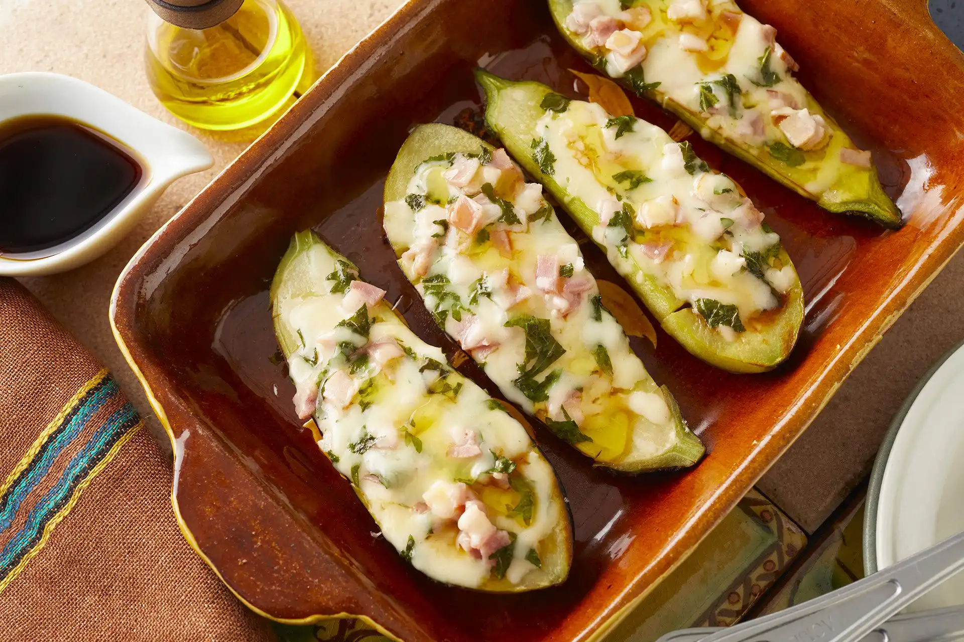 オリーブオイルでなすのベーコンチーズ焼き