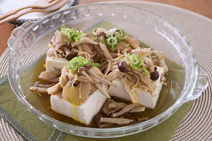 ３種のきのこのレンチンおかず お豆腐添え