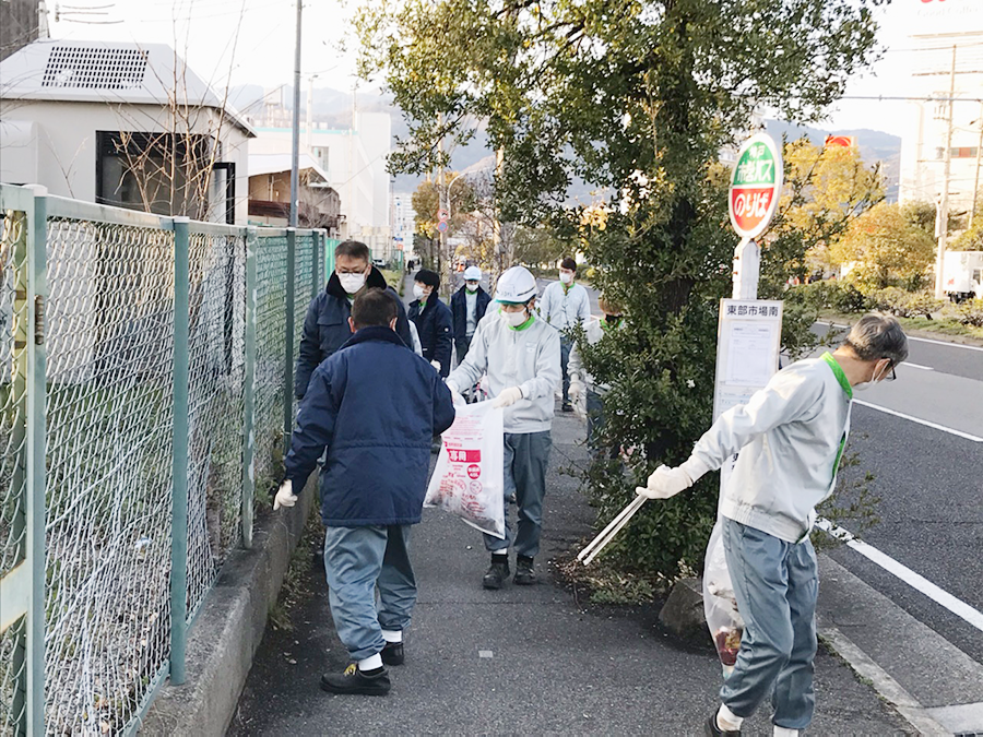 神戸工場・J-パック労使清掃活動の様子