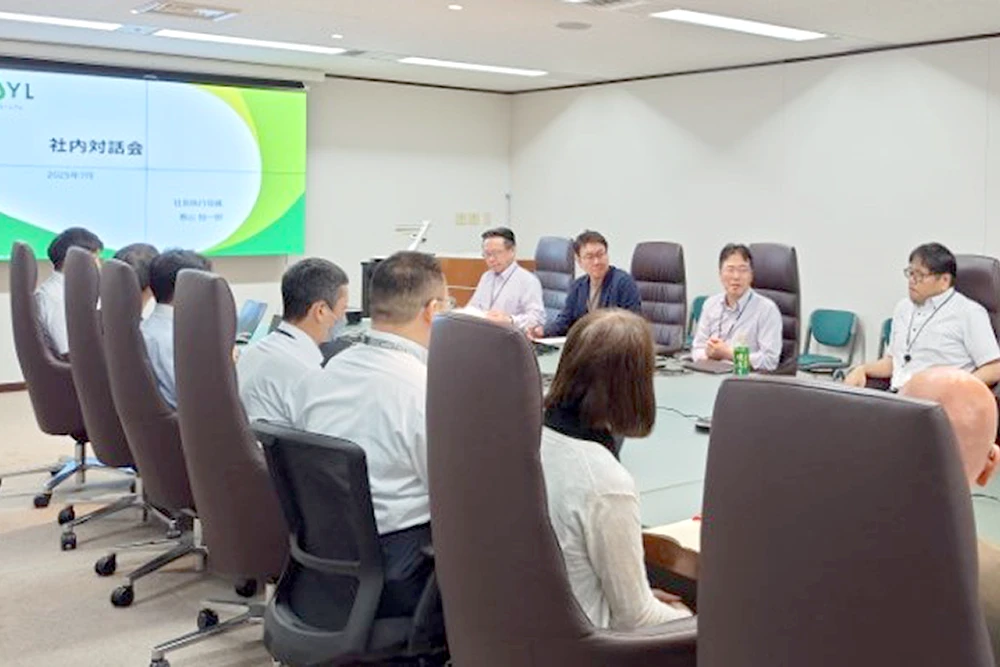 A dialogue between management and employees